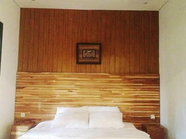 Puri Minggiran Pensión Yogya Yogyakarta Exterior foto